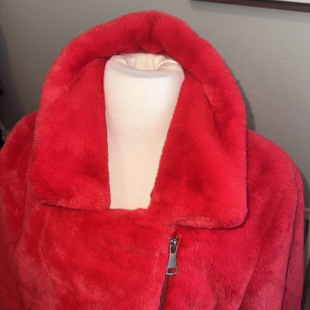 Bagatelle NYC Red Faux Fur Angle Zip Fuzzy Teddy Jacket Women’s Size Large - Picture 3 of 10